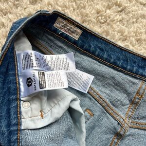 Levi's Women's Light Blue Straight Leg Jeans